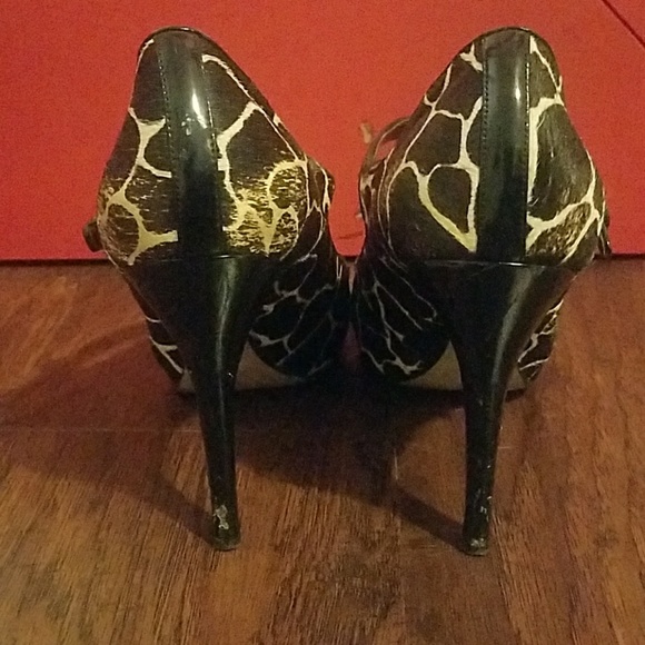 Two pairs of Nine West Mary Jane heels - Picture 4 of 8